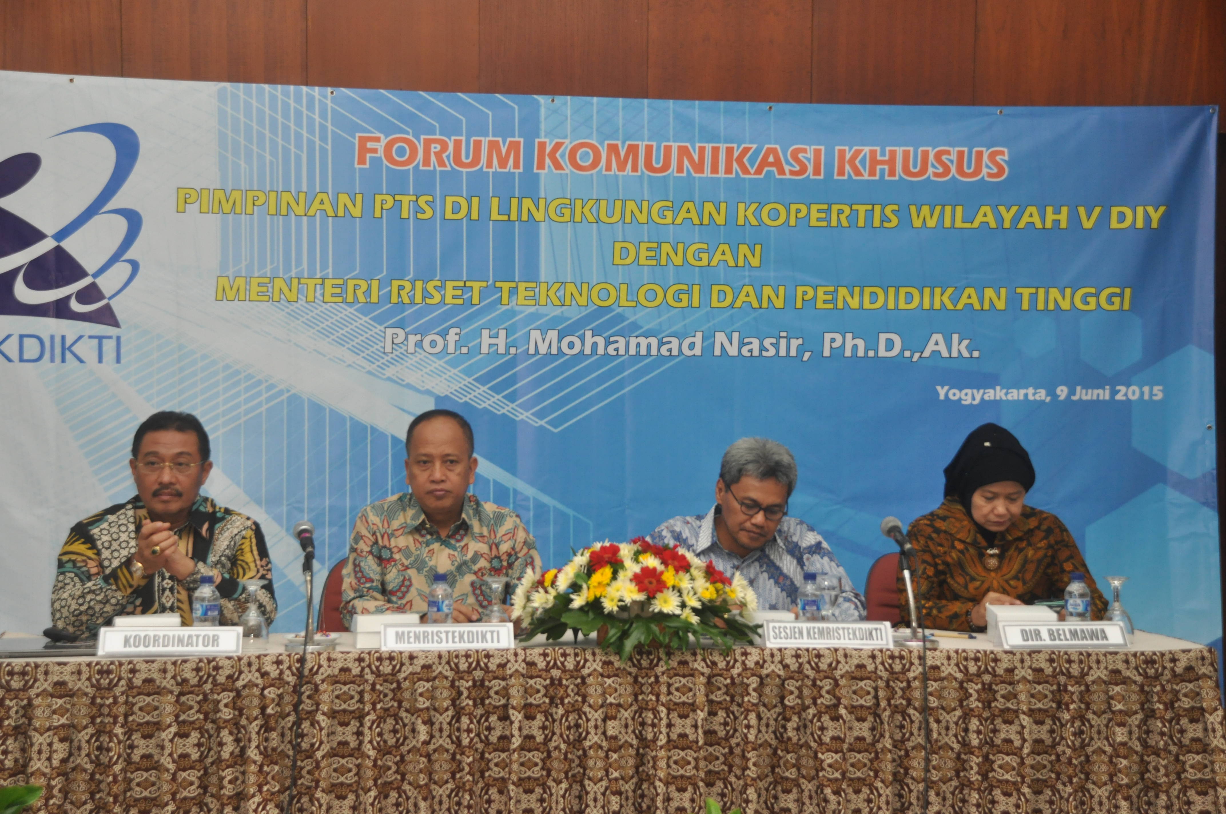 Forum Khusus Pimpinan PTS di Lingkungan Kopertis Wilayah V, APTISI Wilayah V, ABPPTSI dan Kopertis Wilayah V DIY dengan Menteri Riset Teknologi dan Pendidikan Tinggi
