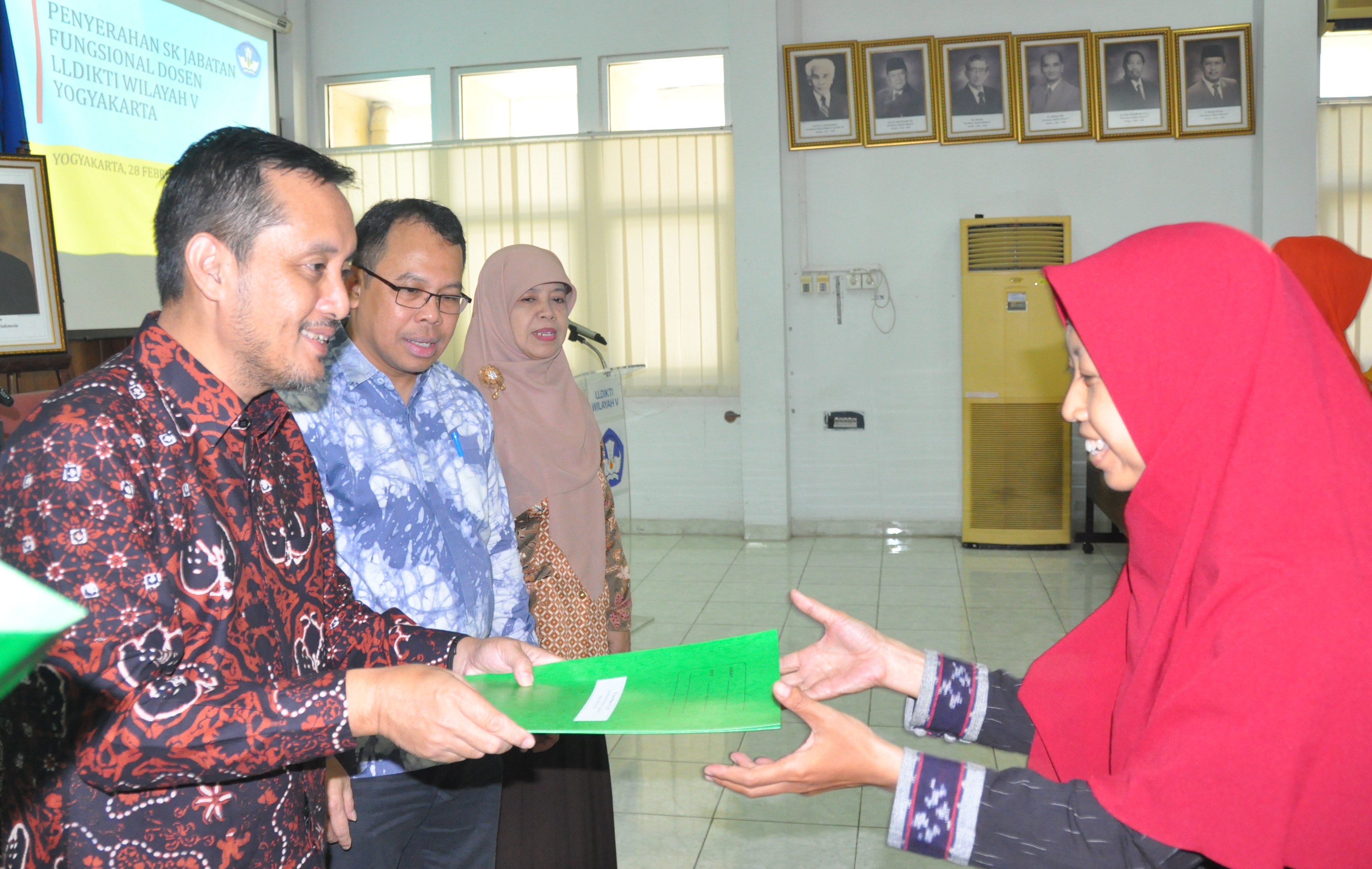 Jabatan Asisten Ahli Masih Mendominasi Penyerahan SK Periode IV Tahun 2020