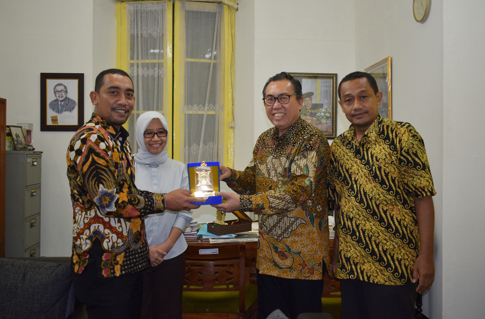 Menjadi Ketua Dewan, Alumni UWM Bertandang Ke Almamater