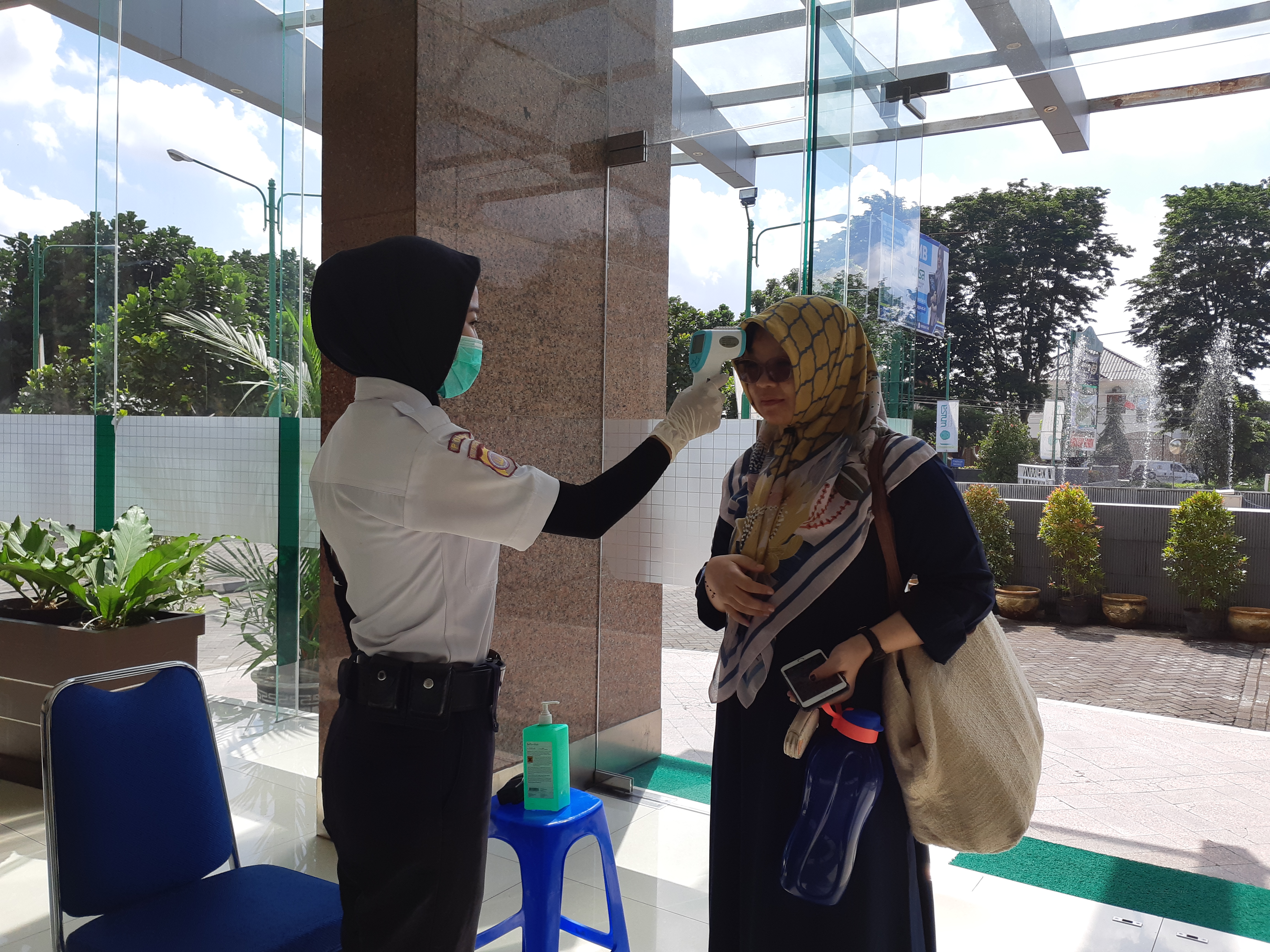 Kampus UNISA Yogyakarta Lakukan Single Access dan Pembersihan Untuk Cegah Covid-19
