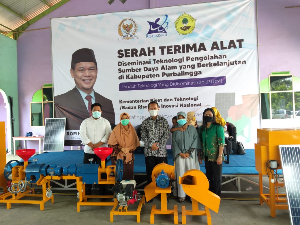 ITY Menyerahkan Teknologi Pengolahan Sumber Daya Alam Yang Berkelanjutan Pada Sejumlah UMKM Dan Kelompok Tani Di Kabupaten Purbalingga