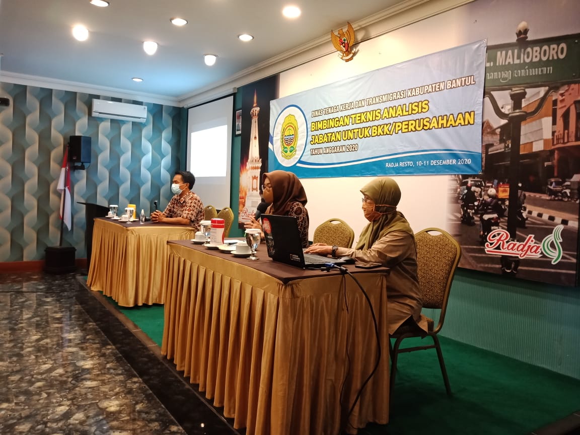 Analisis Jabatan, Dosen FE UWM Berikan Bimbingan Teknis kepada Forum BKK Bantul