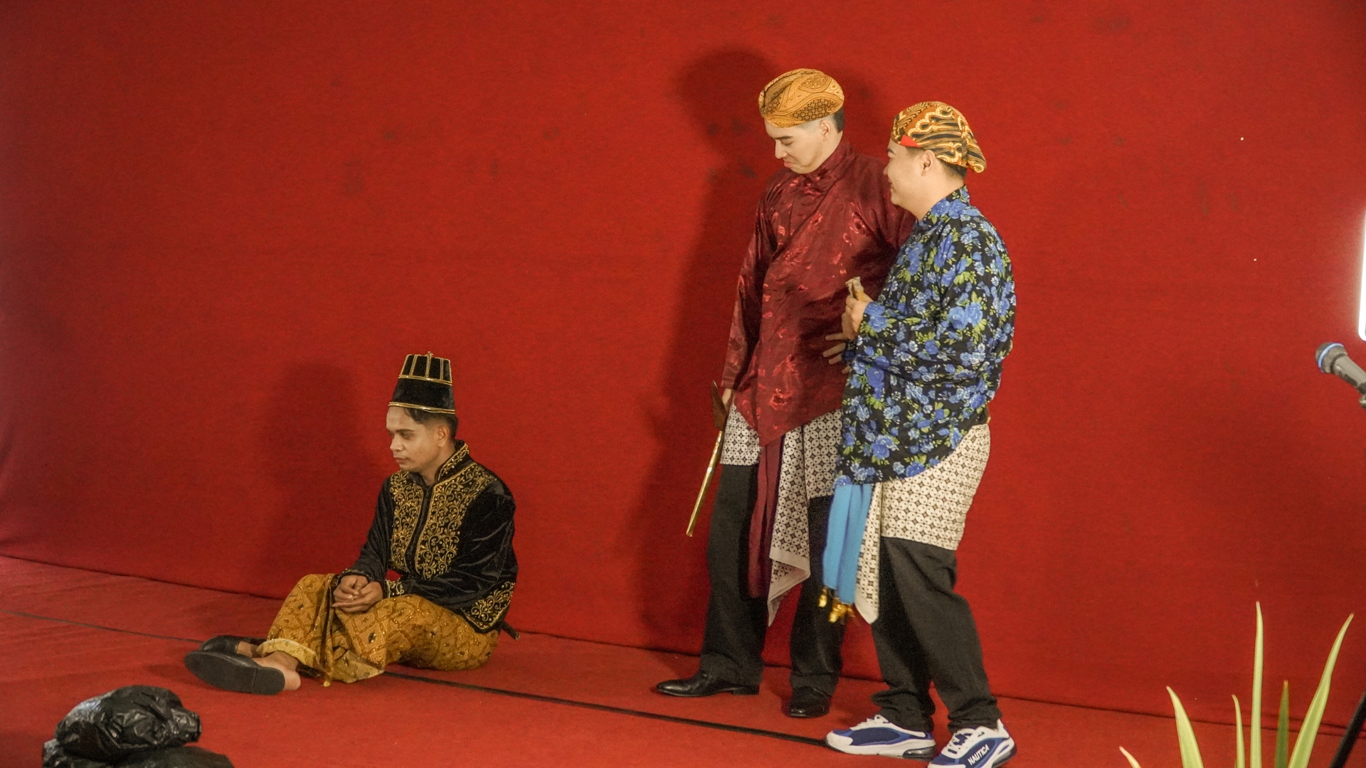 KPBB UAJY GELAR PEMENTASAN DRAMA TRADISIONAL “ANDE-ANDE LUMUT” OLEH MAHASISWA BIPA