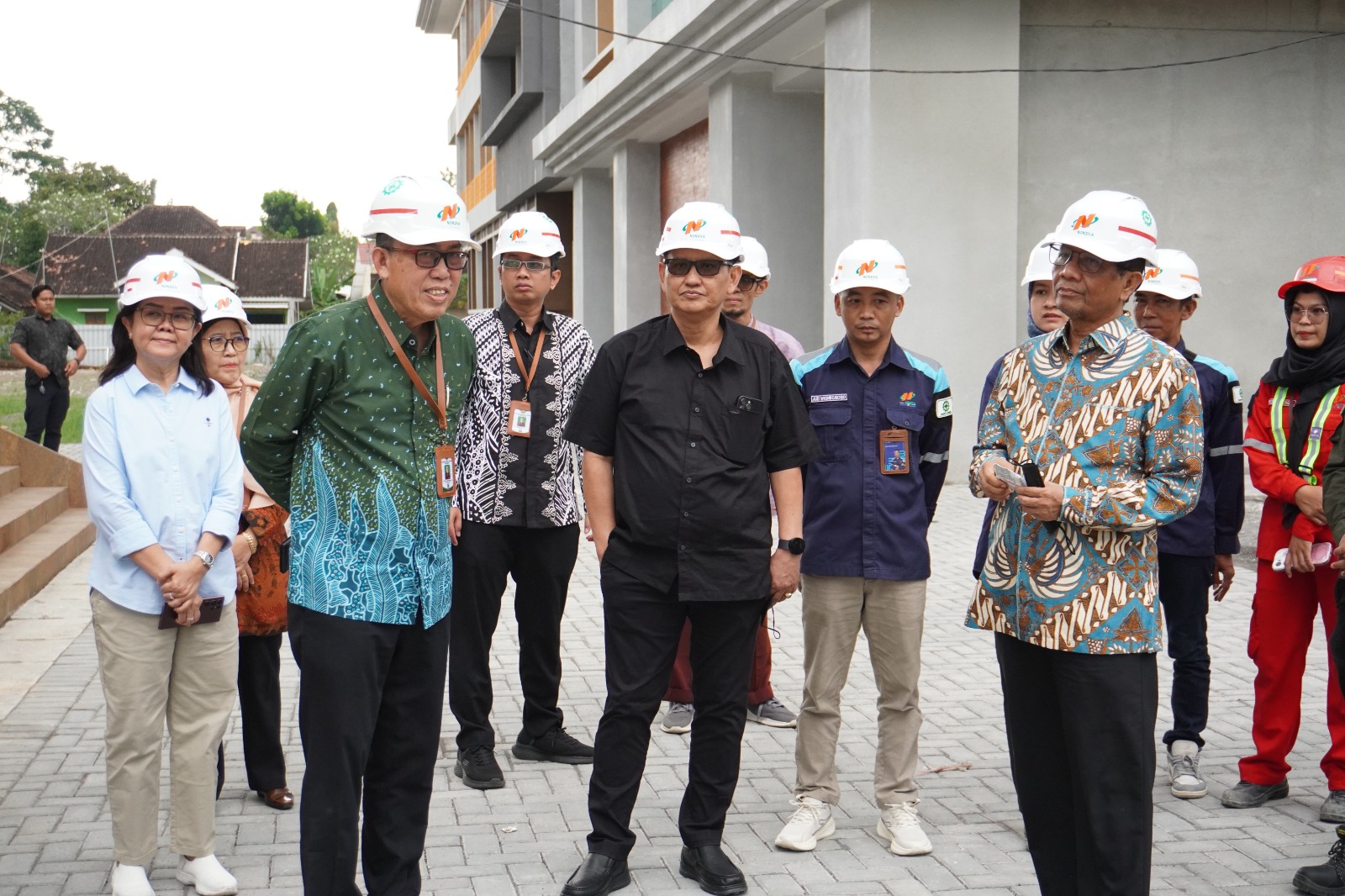 Tinjau Pembangunan Kampus UWM Tahap II, Ketua Yayasan Mataram Yogyakarta bersama Rektor Pantau Kemajuan Proyek
