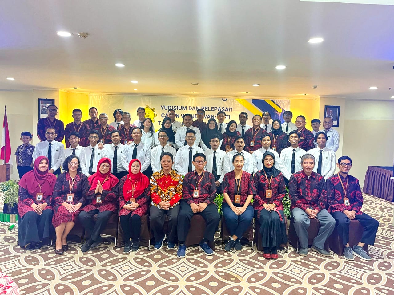 FST UWM MENYELENGGARAKAN YUDISIUM TAHUN AKADEMIK 2024/2025 DAN MELULUSKAN 25 MAHASISWA