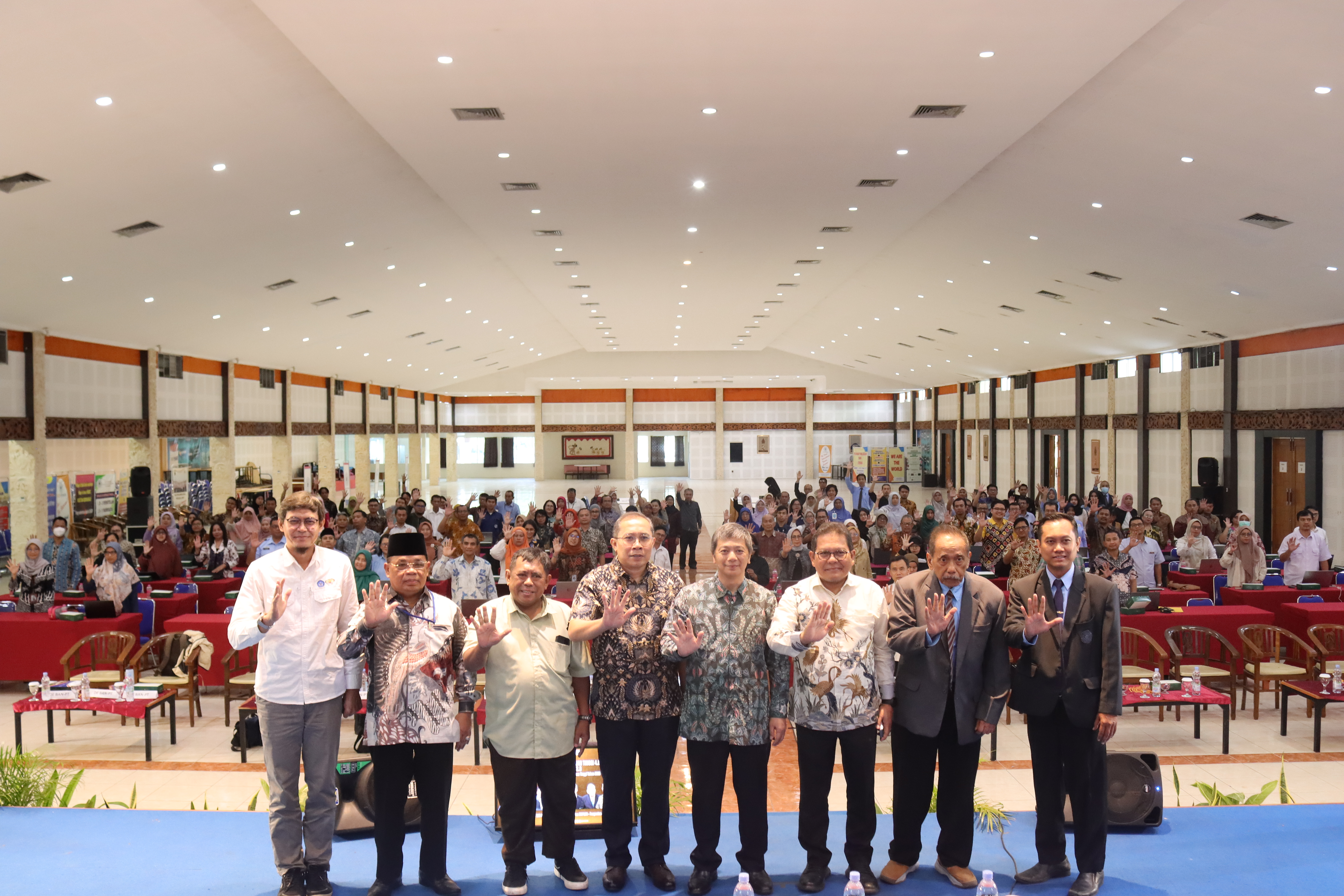 BAN-PT dan LLDIKTI Wilayah V Dorong Perguruan Tinggi Adaptif Melalui Sosialisasi Akreditasi Perguruan Tinggi 4.0 dan SAPTO 2.0