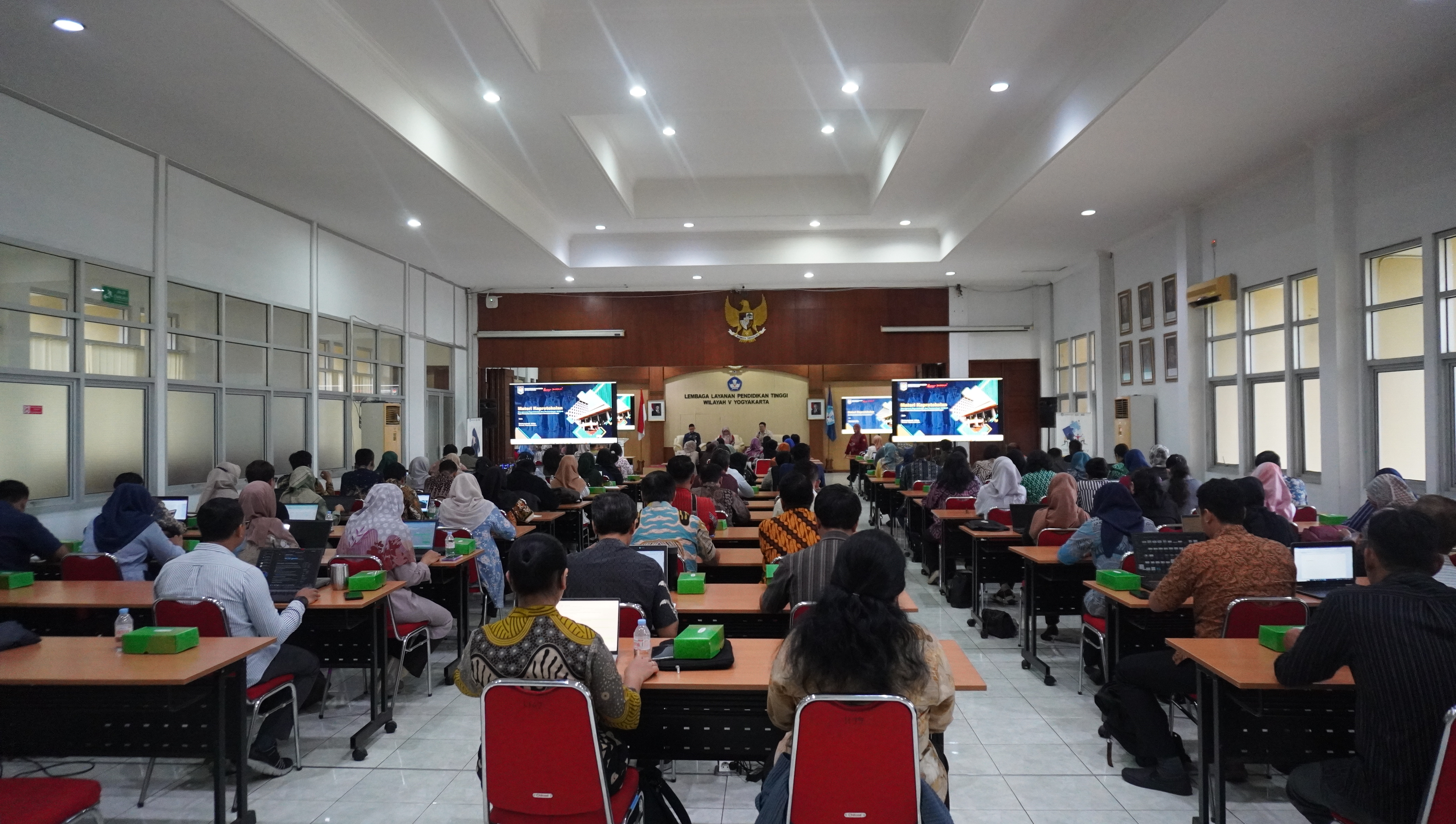 LLDIKTI Wilayah V Selenggarakan Bimbingan Teknis Keprotokolan bagi Perguruan Tinggi