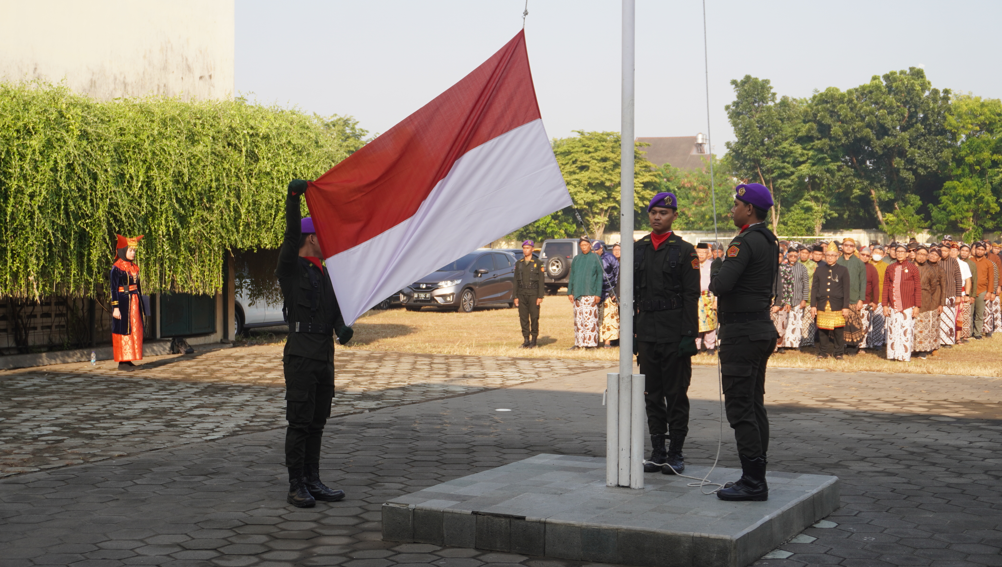LLDIKTI V Gelar Upacara HUT ke-80 RI, Berikan Apresiasi untuk Dosen dan Pegawai