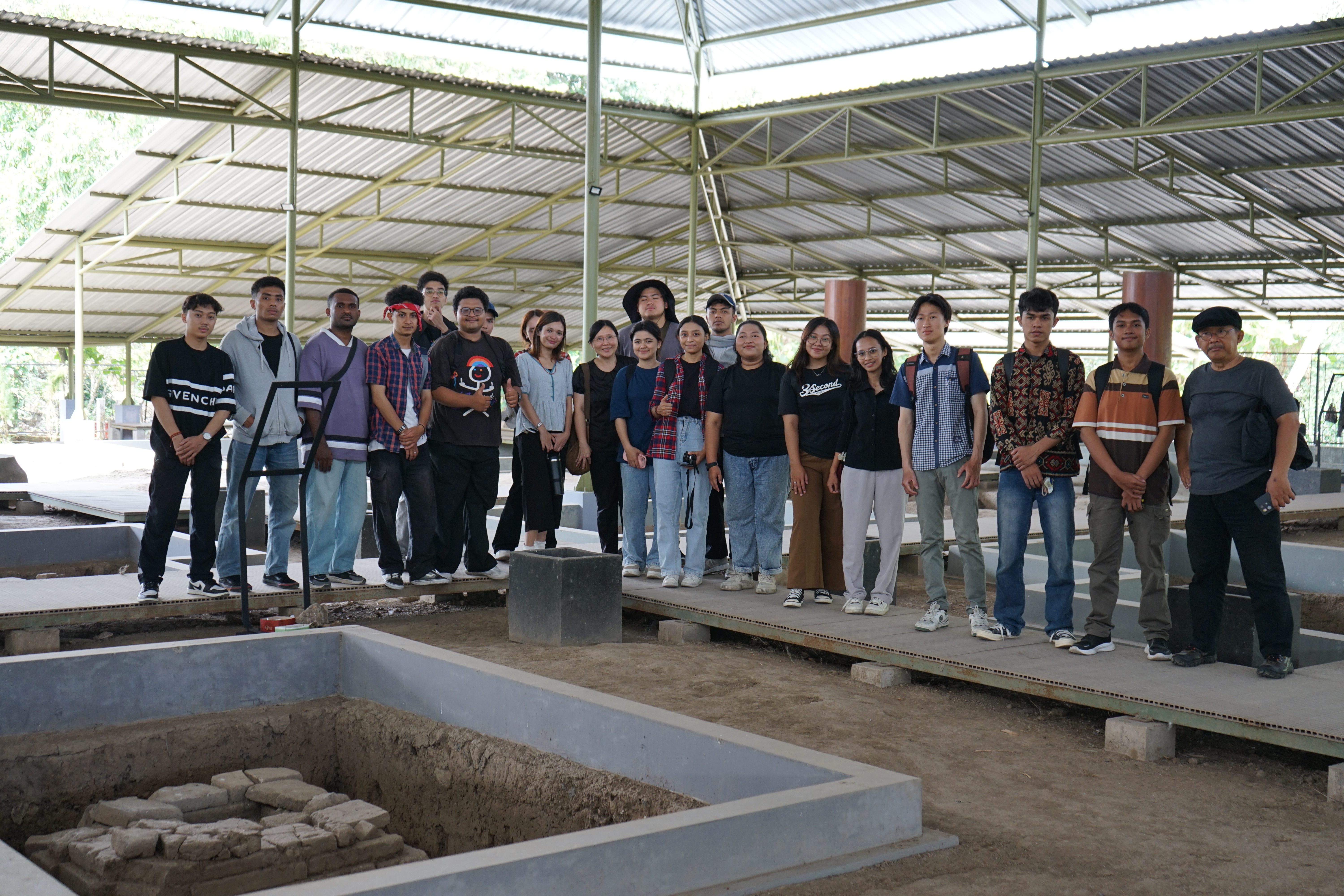 Menata Bata bagi Istana dan Makam Raja-Raja: Studi Ekskursi Mahasiswa Arsitektur UKDW ke Pleret dan Pajimatan – Bantul
