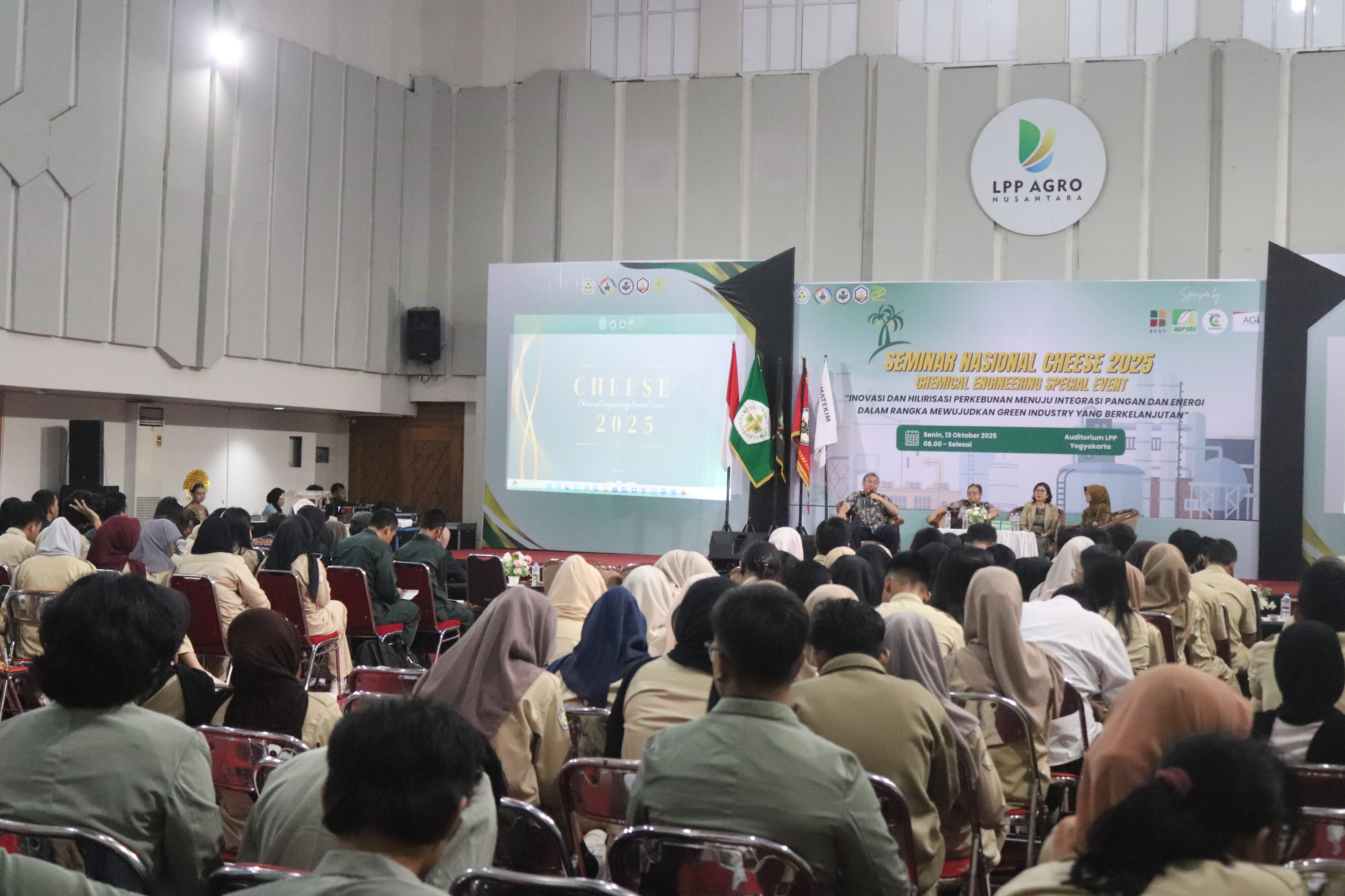 CHEESE 2025 jadi ajang kolaborasi ilmiah dan sportivitas mahasiswa Teknik Kimia. 