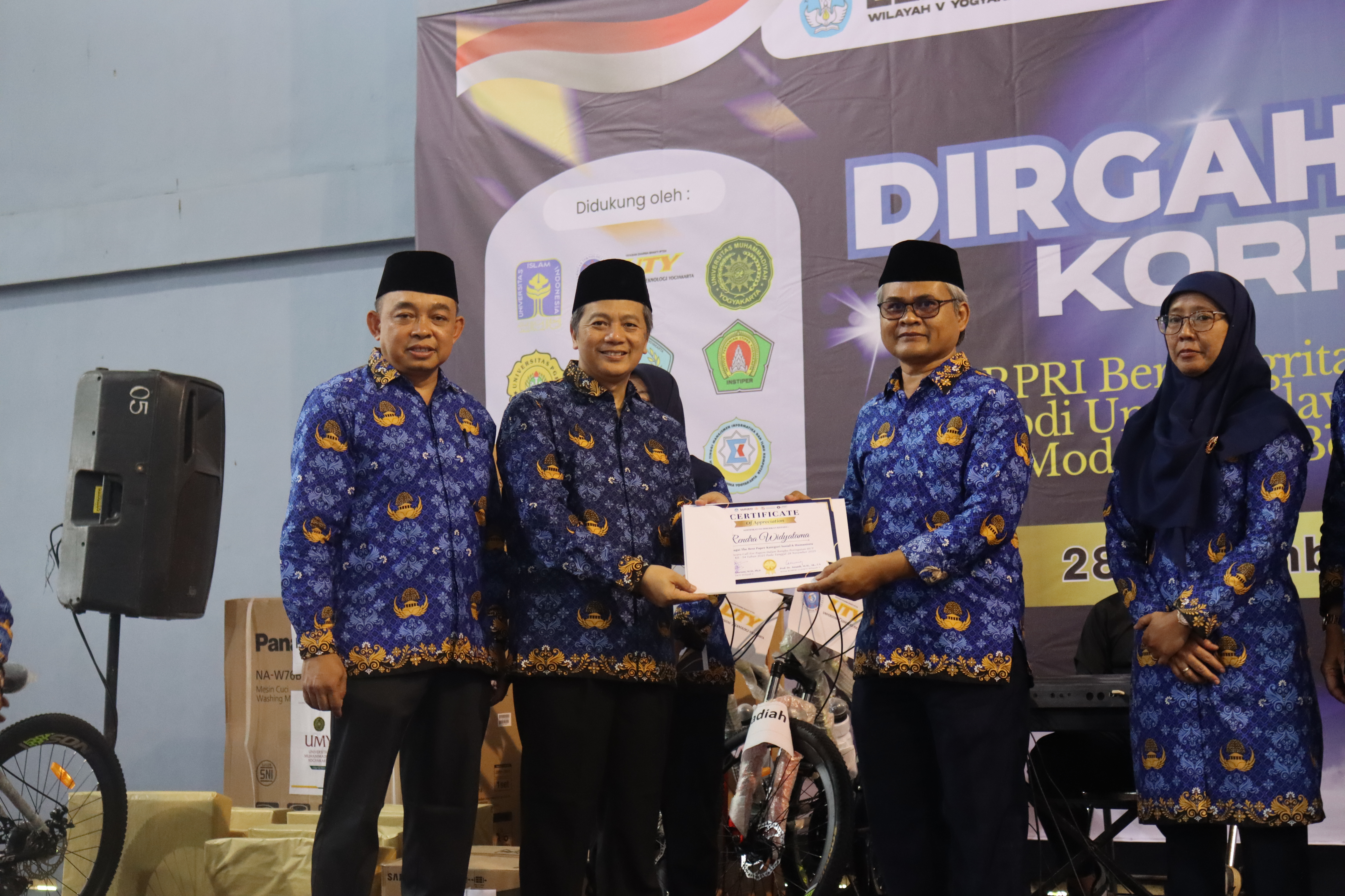 Best Paper KORPRI Meriahkan HUT LLDIKTI Wilayah  V