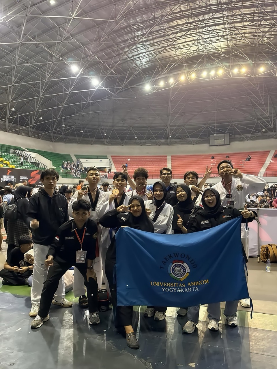 Taekwondo AMIKOM Yogyakarta Raih 9 medali pada Indonesia Super Fight Taekwondo Championship III Tahun 2025