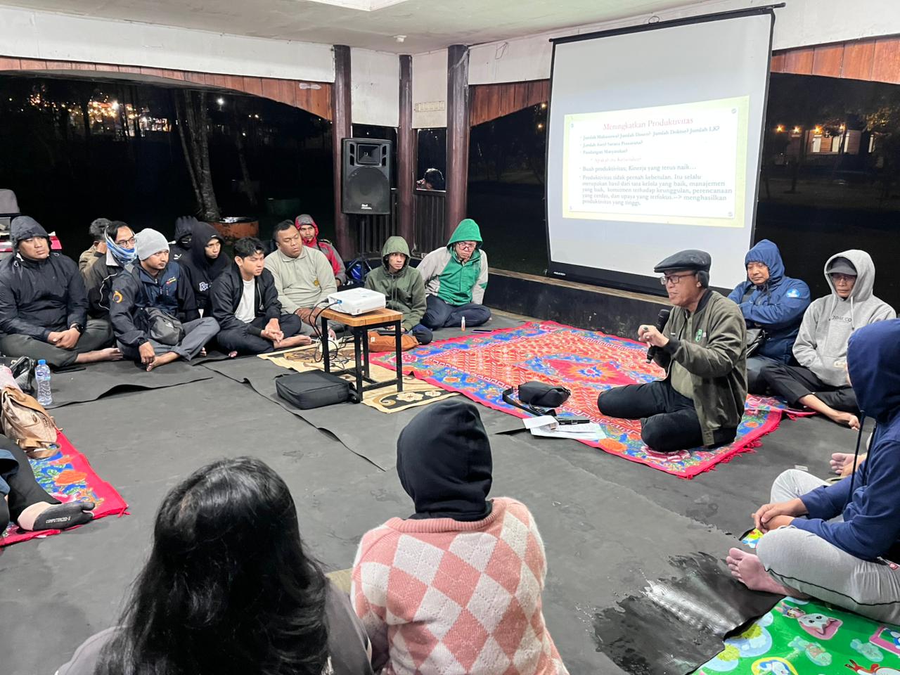 Rektor UWM Tekankan Produktivitas, Integritas, dan Kerja Tim dalam Capacity Building di Ciwidey