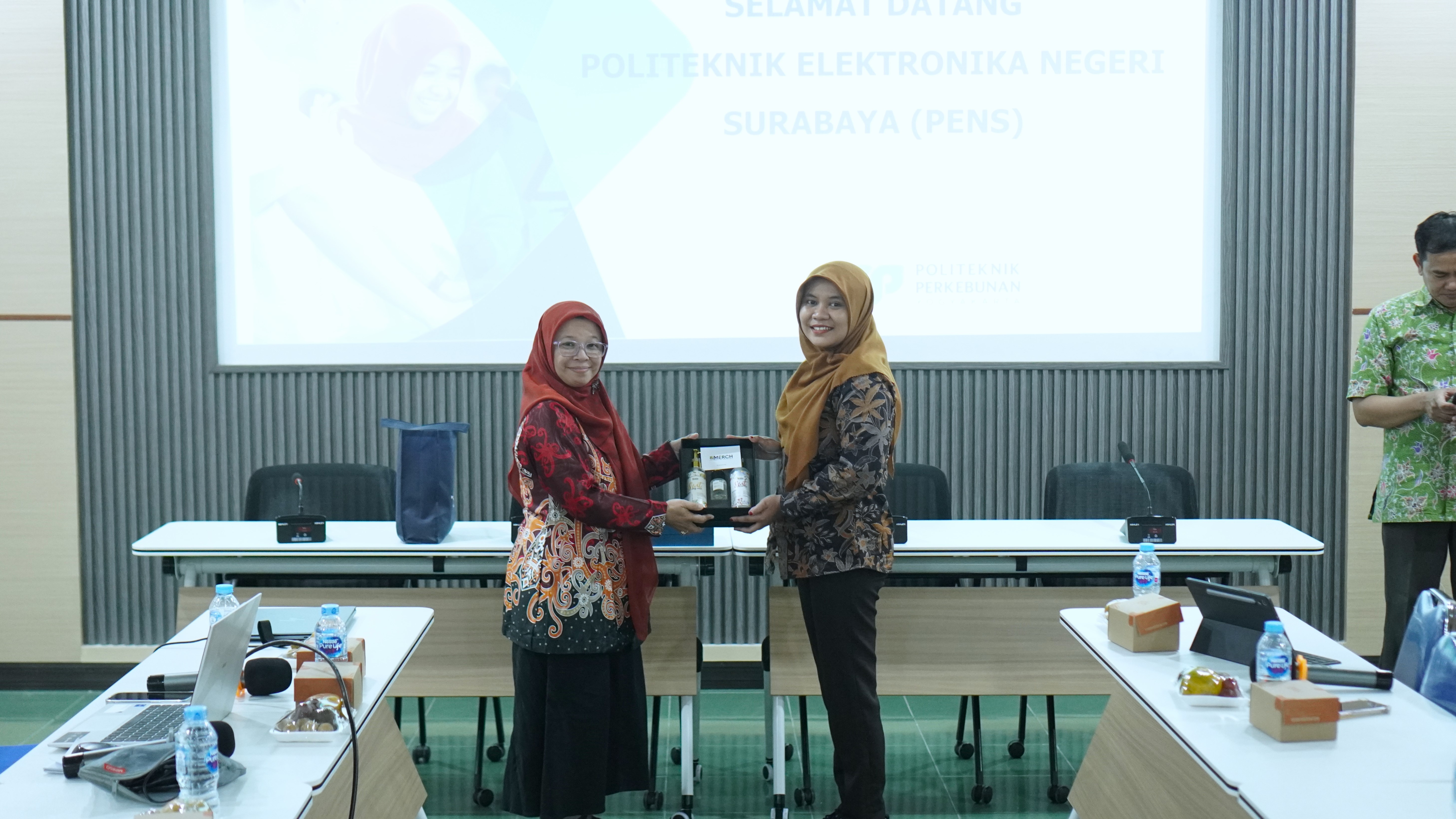 Kunjungan LSP Politeknik Elektronika Negeri Surabaya ke Politeknik LPP Yogyakarta