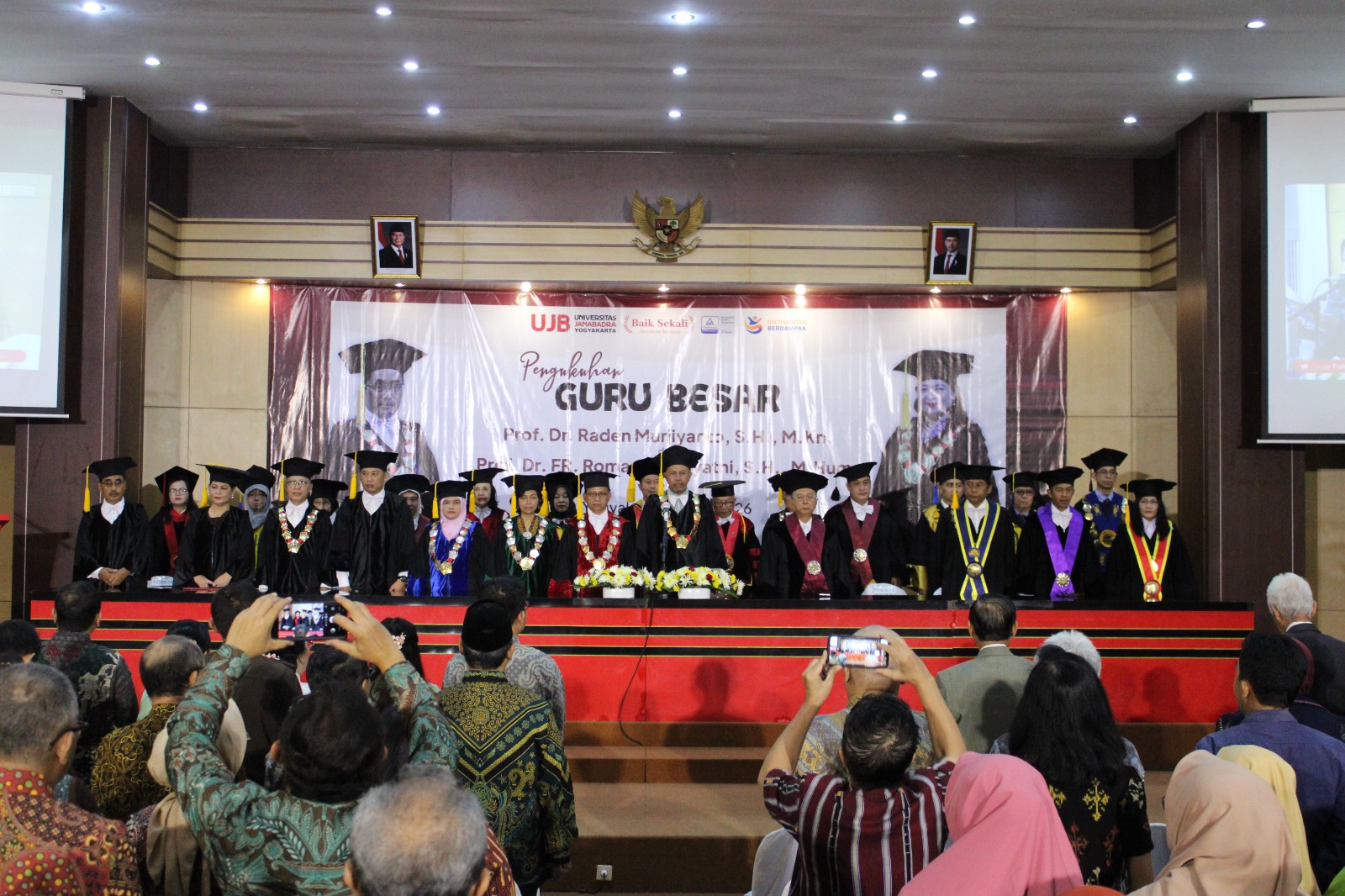Universitas Janabadra Yogyakarta Kukuhkan Dua Guru Besar Bidang Hukum