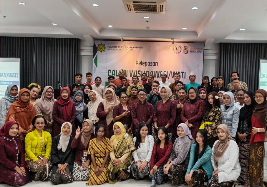 Fisipol UWM Lepas Calon Wisudawan Periode ke-68, Tekankan Percaya Diri dan Kemampuan Menyelesaikan Masalah