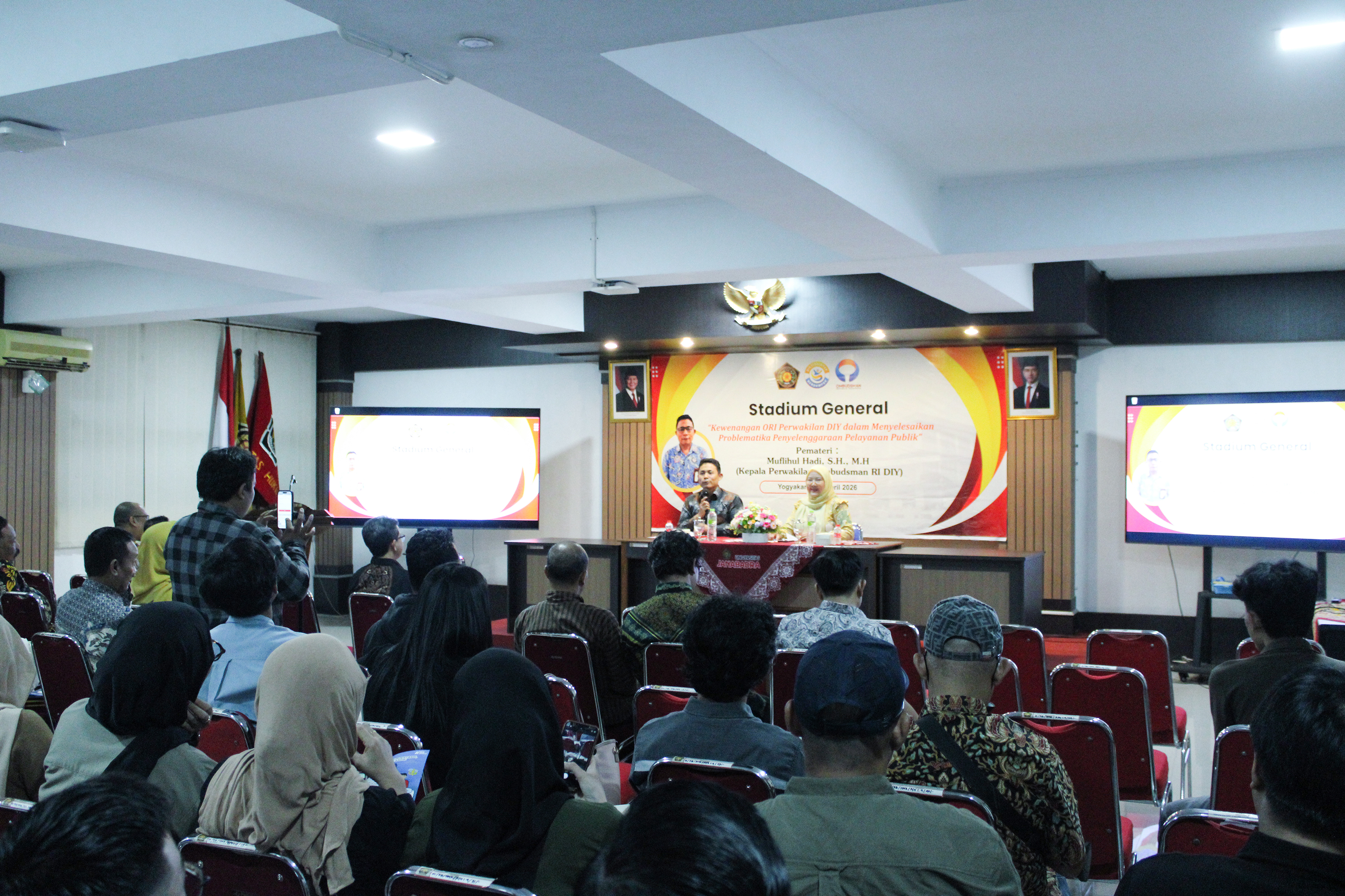Magister Hukum UJB Bedah Kewenangan Ombudsman dalam Stadium General
