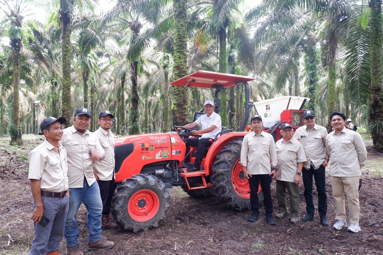 Tim Riset INSTIPER dan PT BGA Kembangkan Autonomous Intermittent Fertilizer Spreader untuk Tingkatkan Efisiensi dan Presisi Perkebunan