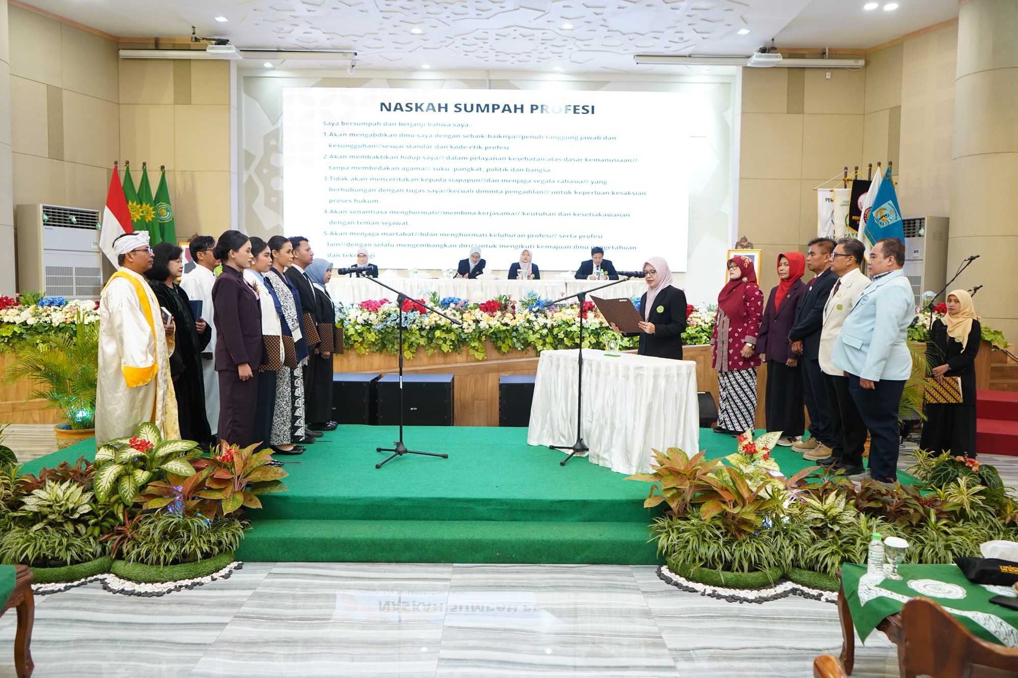 188 Lulusan Tenaga Kesehatan UNISA Yogyakarta Ikuti Sumpah Profesi
