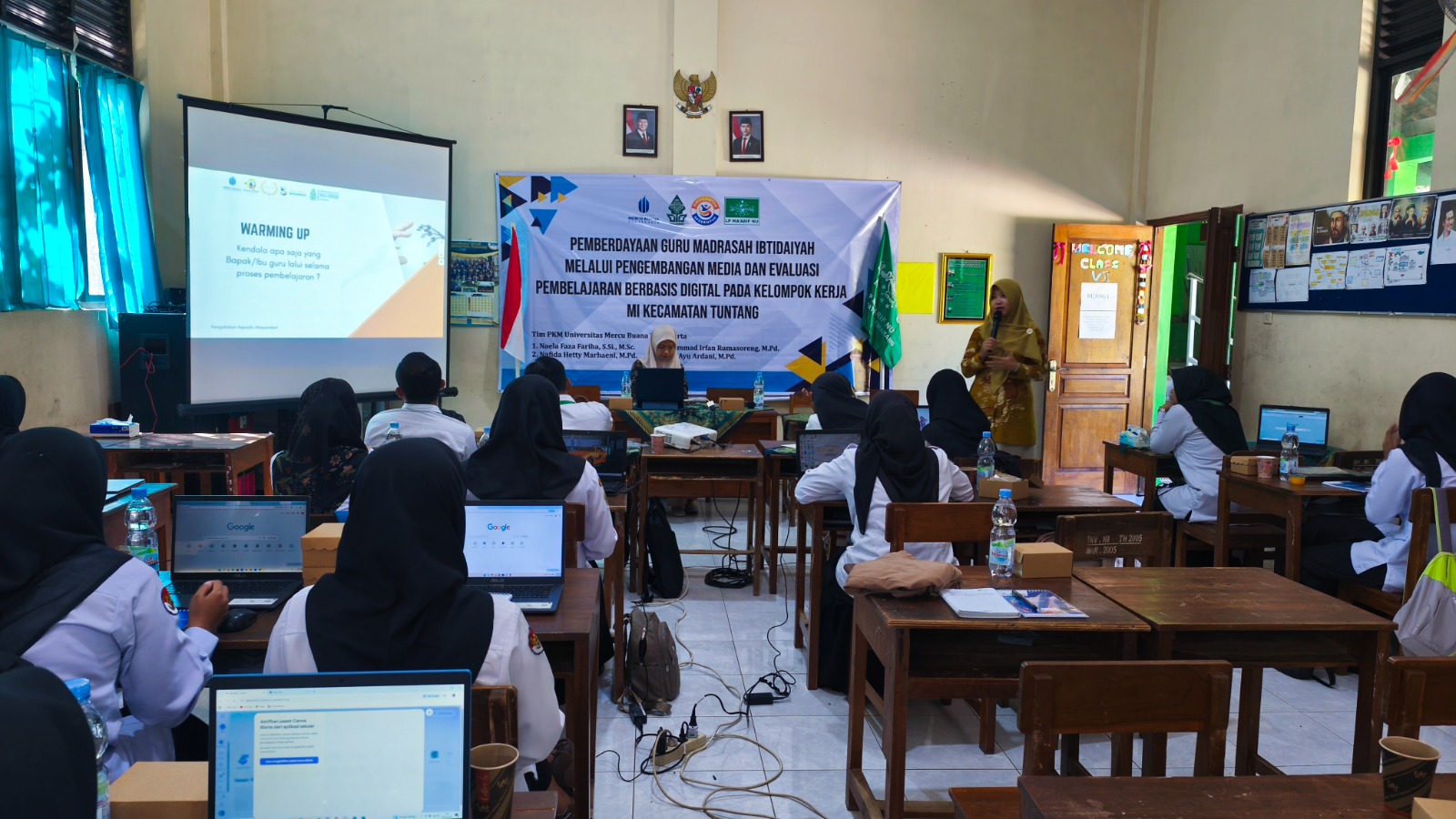 Tim PkM UMBY Latih Guru MI Tuntang Kembangkan Media Pembelajaran Berbasis Digital