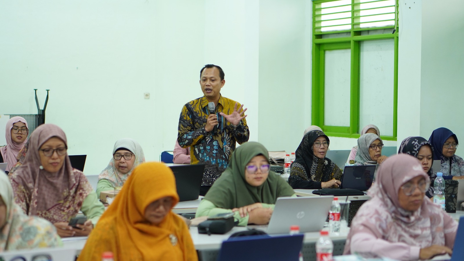 Tingkatkan Kompetensi Pedagogik, Dosen UMBY Latih Guru MAN 1 Sleman Susun Modul Deep Learning