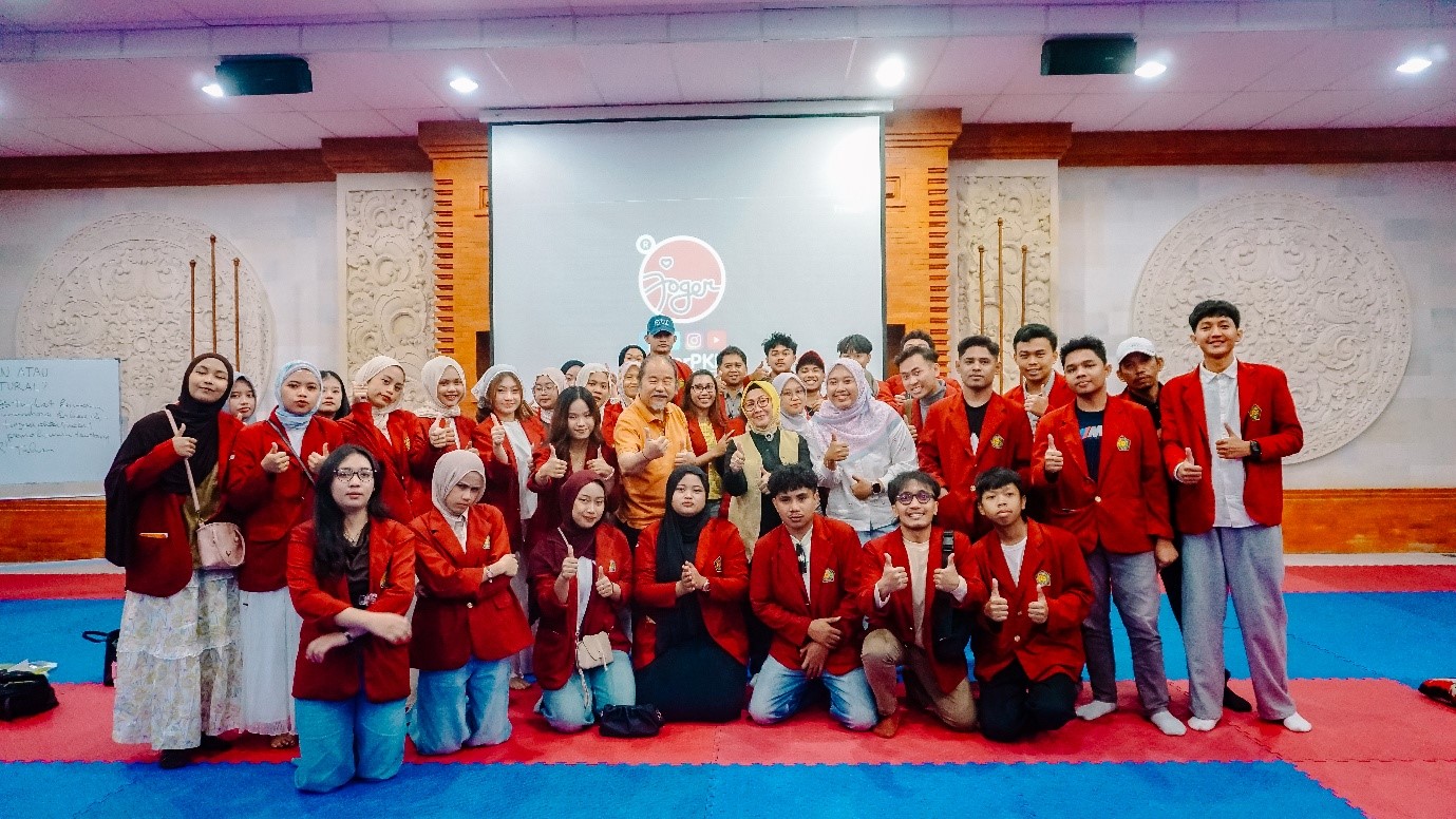 Perdalam Manajemen Strategik, Mahasiswa UJB Kunjungi PT Yakult Hingga Berdiskusi dengan Owner Joger