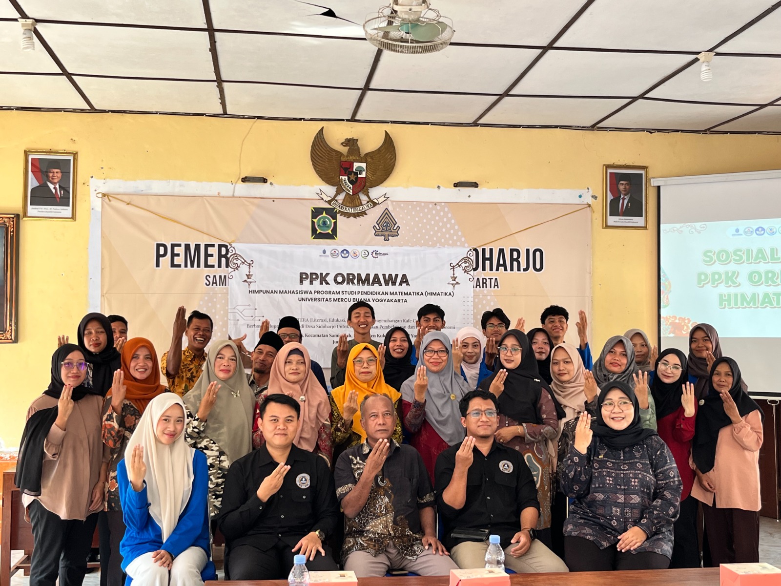 Bangun Literasi dan Kemandirian Ekonomi, PPK Ormawa HIMATIKA Gagas 'KAFE LENTERA' di Desa Sidoharjo
