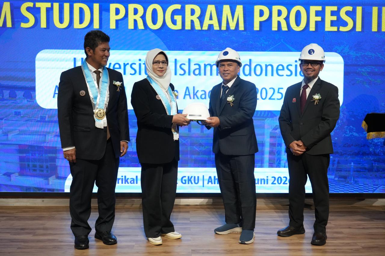 PSPPI UII Lantik 84 Insinyur pada Prosesi Pengambilan Sumpah Perdana