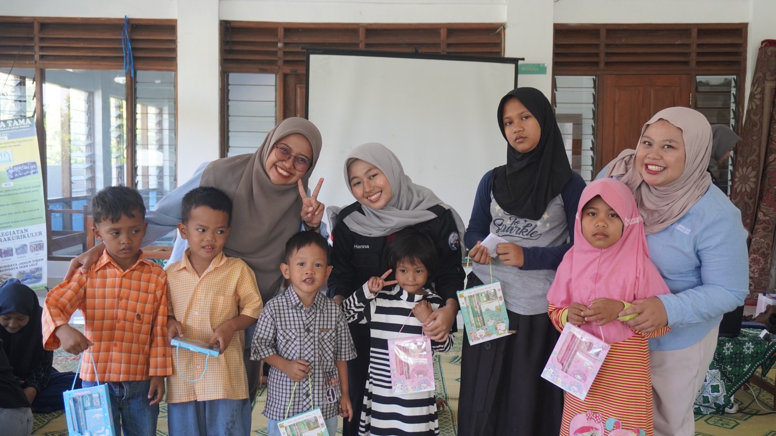 Lewat Fun Literacy Activities, Mahasiswa BK UMBY Bawa Keceriaan di Panti Asuhan
