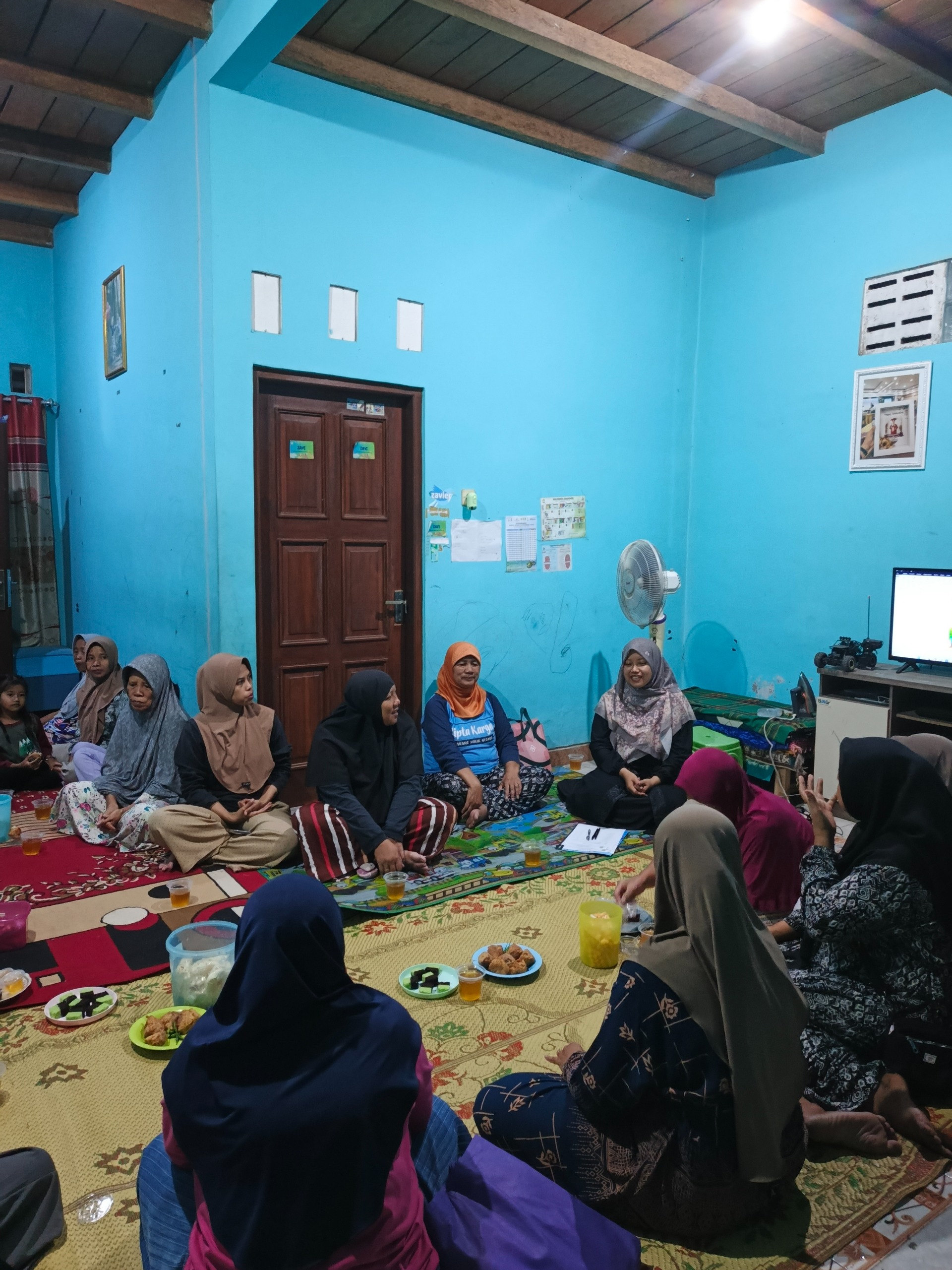 Dosen dan Mahasiswa ITNY Tingkatkan Daya Saing Usaha Hunian melalui Pelatihan Literasi Digital Berbasis Bahasa Inggris