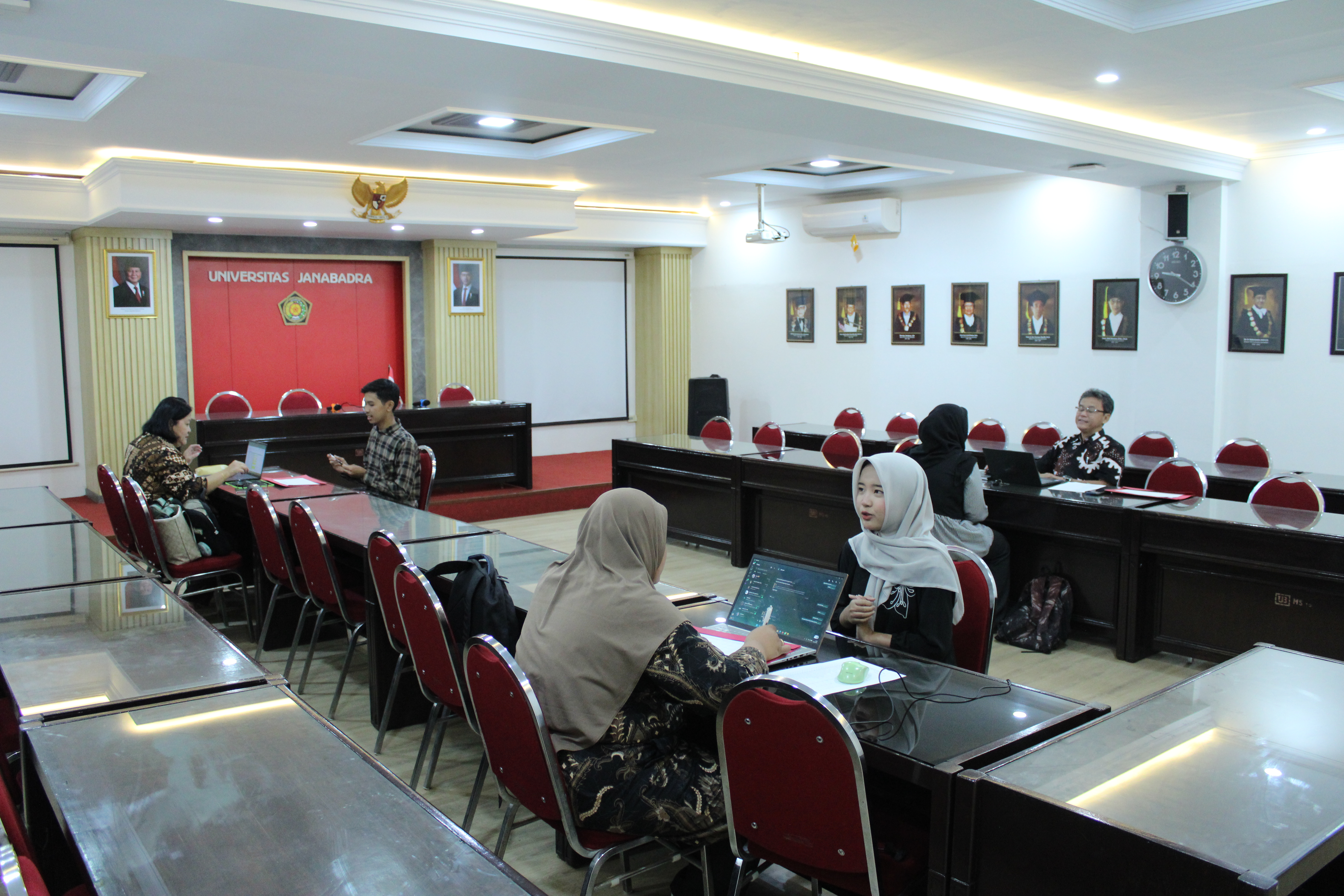 Menjaring Talenta Terbaik: Universitas Janabadra Sukses Selenggarakan Wawancara Beasiswa Sleman Pintar