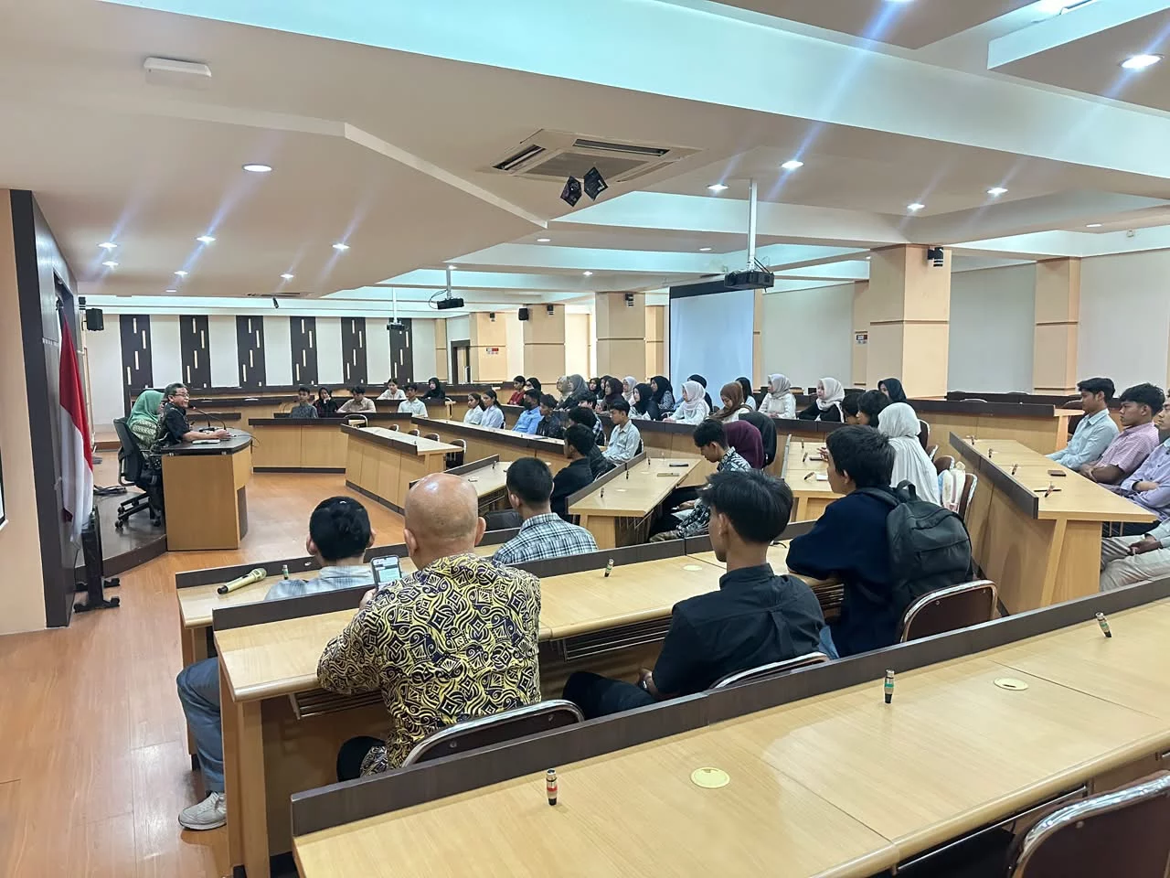 lebih dari 50 Mahasiswa Universitas Janabadra Yogyakarta Penerima KIP Kuliah Gelar Koordinasi dengan pihak Kampus