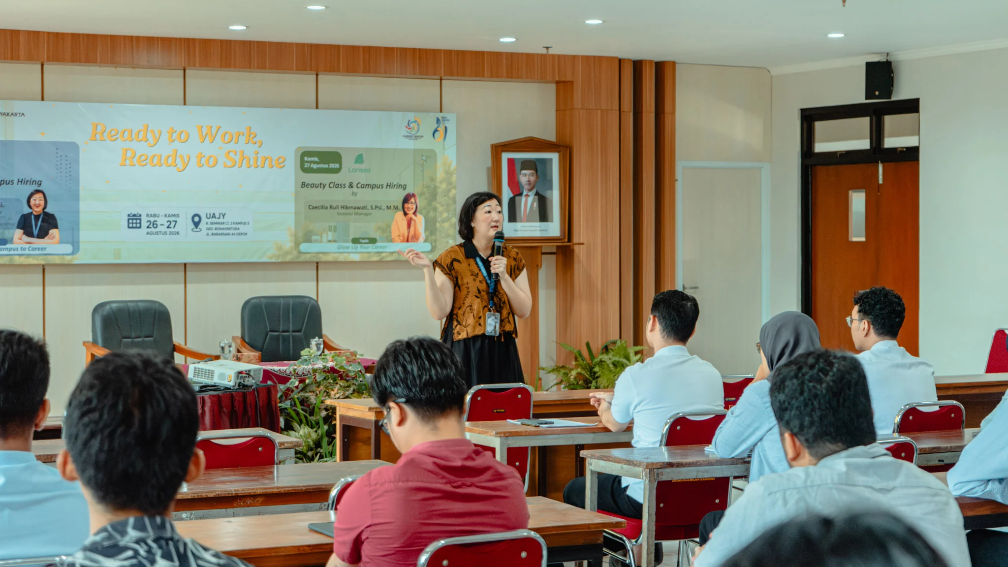UAJY BEKALI MAHASISWA HADAPI DUNIA KERJA MELALUI CAREER CLASS DAN CAMPUS HIRING