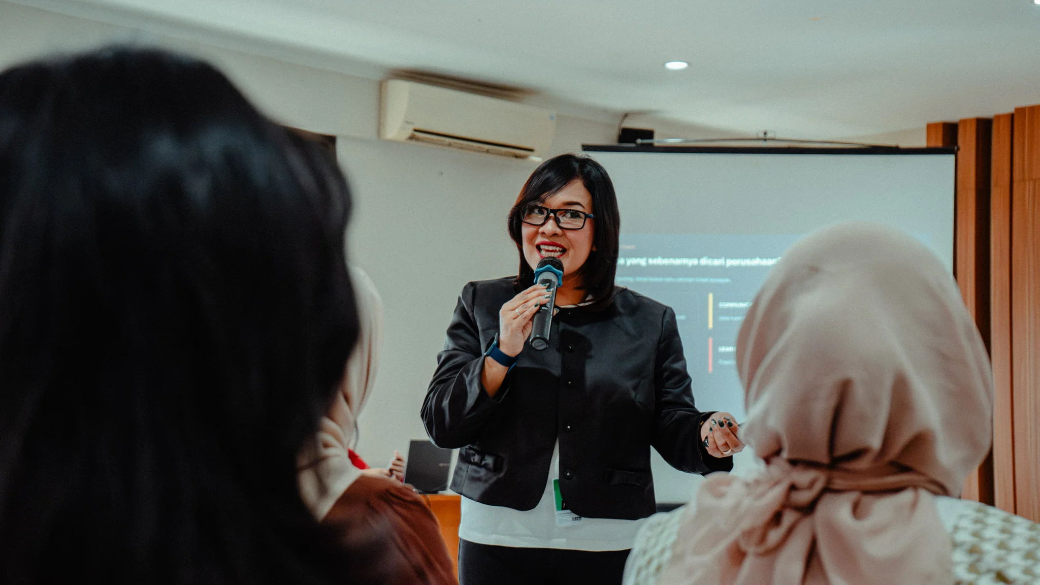 SIAPKAN KARIER SEJAK DI KAMPUS, UAJY GANDENG LARISSA GELAR “GLOW UP YOUR CAREER