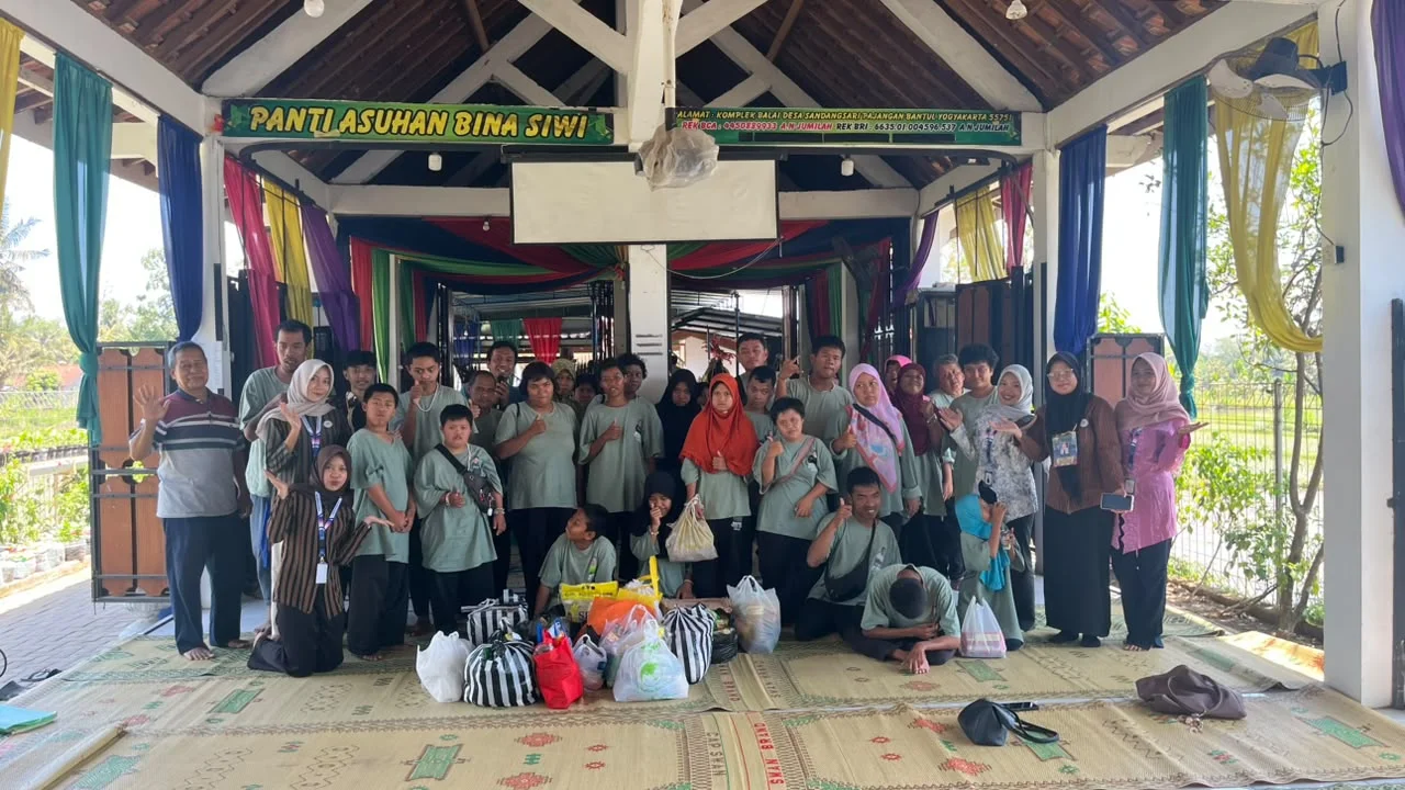Wujudkan Mahasiswa Berkarakter dan Peduli, Poltekkes Karya Husada Yogyakarta Gelar Bakti Sosial di Panti Asuhan Bina Siwi