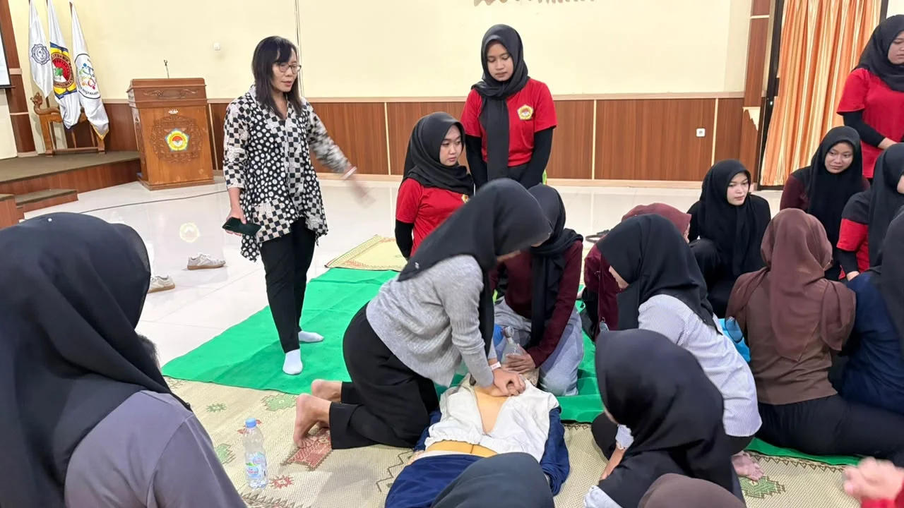 Sigap Hadapi Kondisi Darurat, 92 Mahasiswa Poltekkes Karya Husada Yogyakarta Ikuti Pelatihan Bantuan Hidup Dasar
