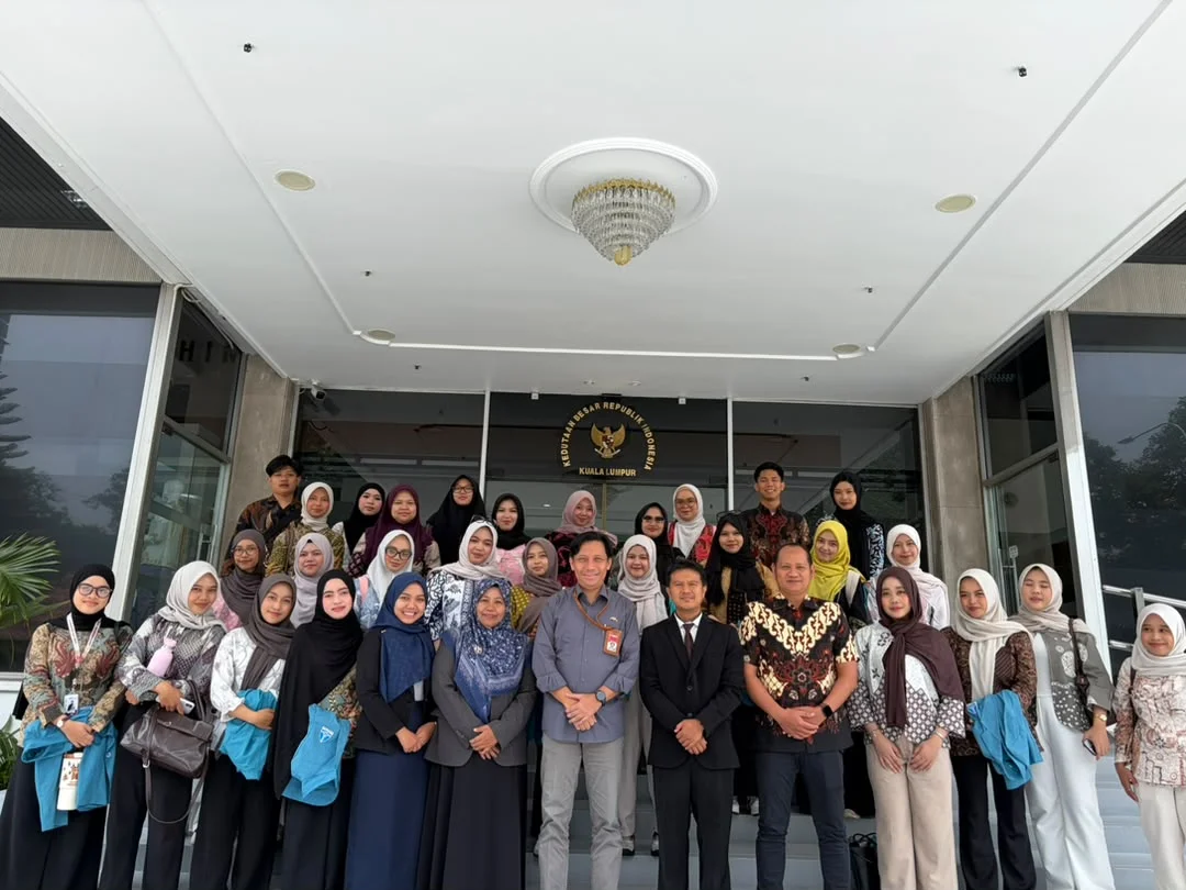 Perkuat Sinergi Pendidikan dan Pengabdian, KBRI Kuala Lumpur Sambut 29 Mahasiswa KKN Internasional Universitas Alma Ata 