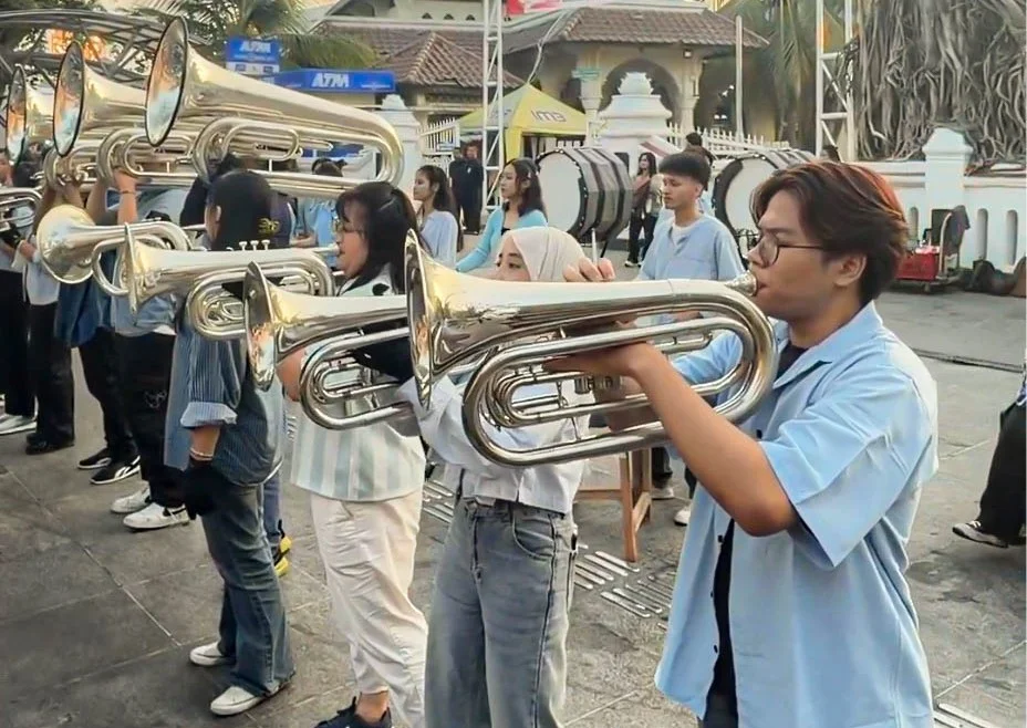 Marching Band UAJY Tampil Dalam Malioboro Run 2026