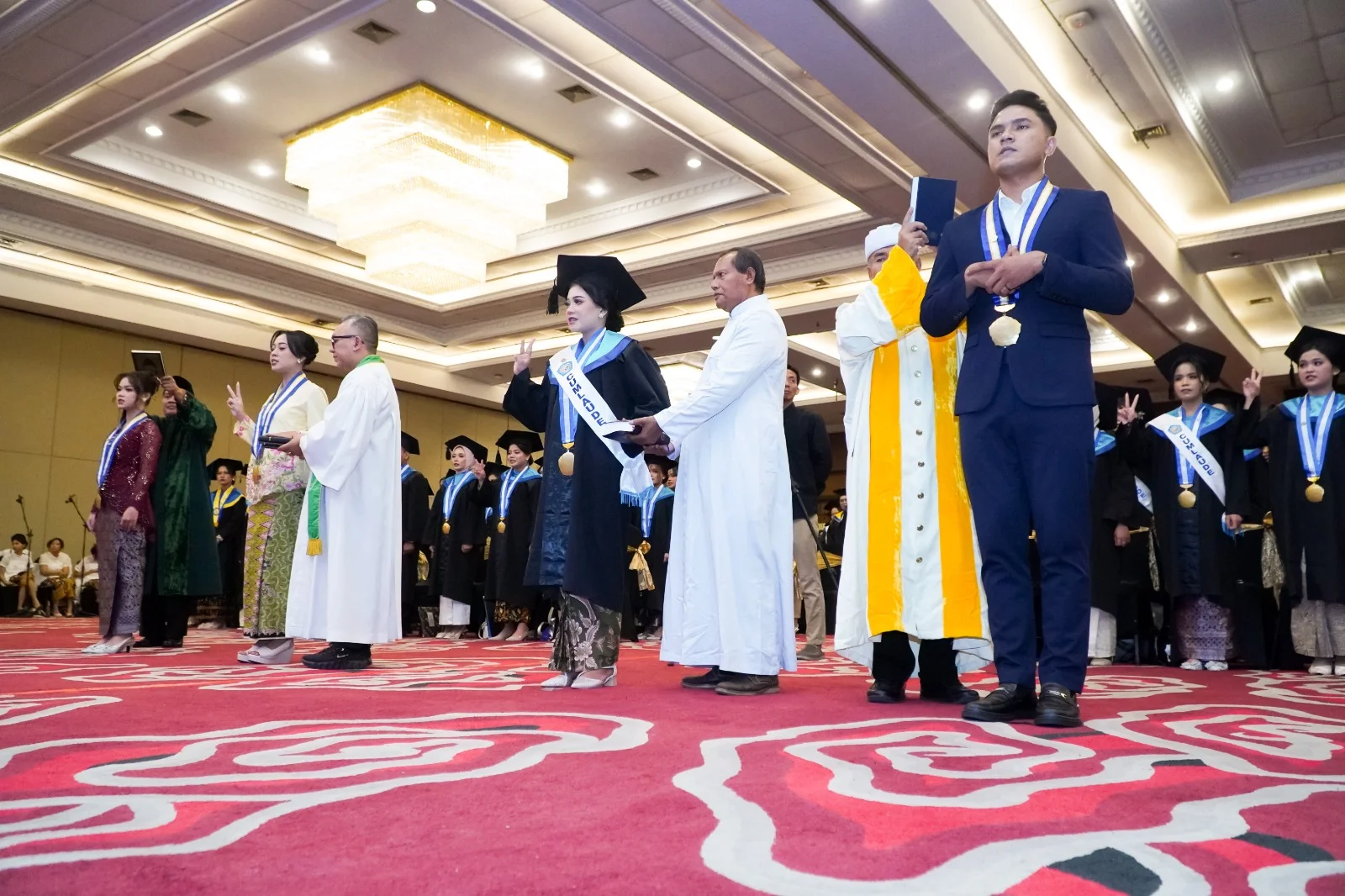 STIKES Bethesda YAKKUM Selenggarakan  Wisuda dan Pelantikan  Ners di The Rich Jogja Hotel