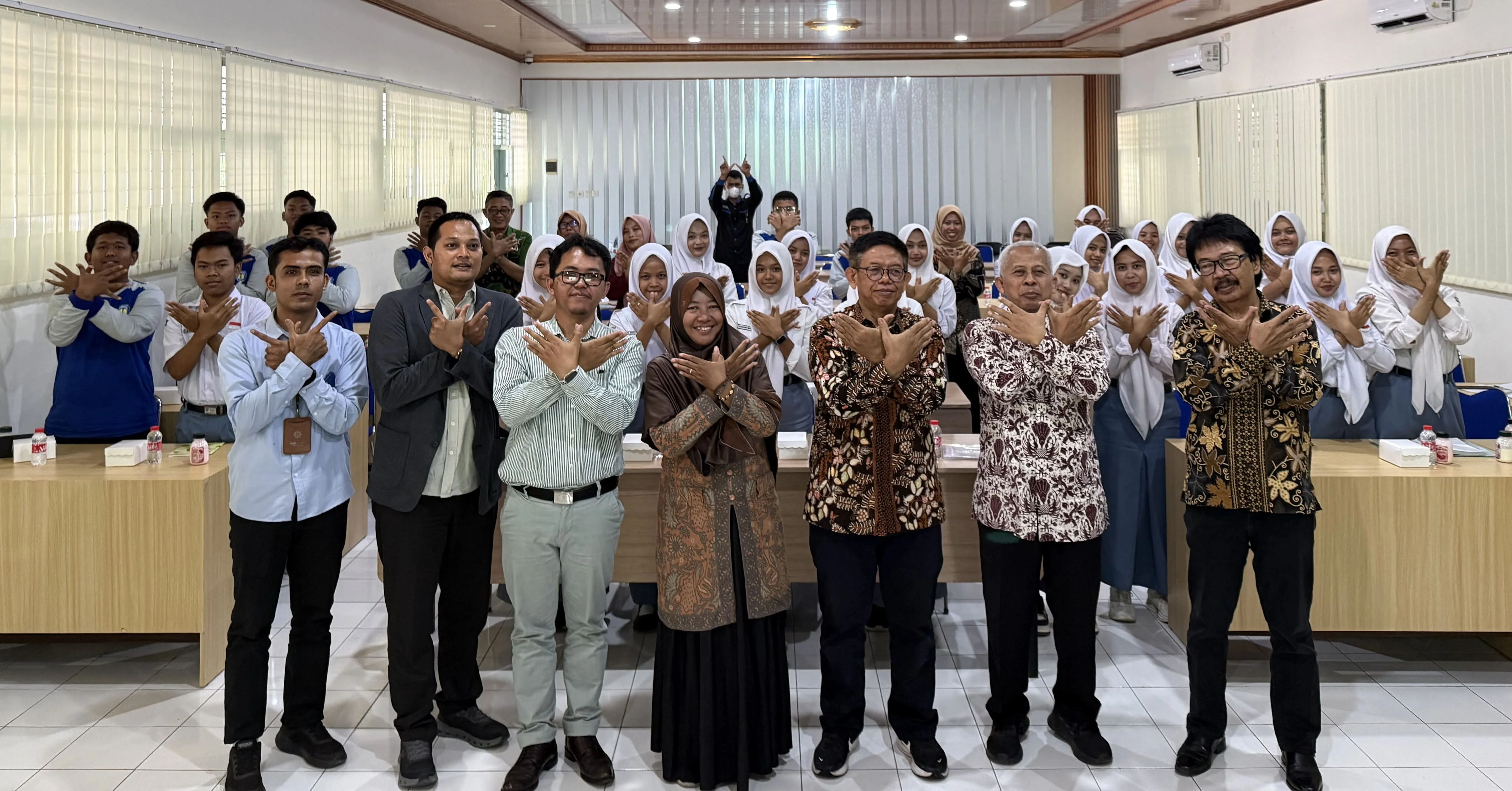 Program Studi Teknologi Pangan UWM Perkuat Klub Sains dan Mini Riset Kolaboratif SMA Negeri 1 Imogiri